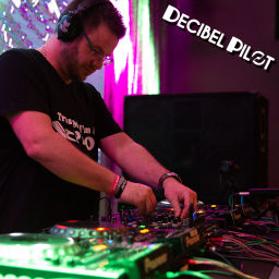 Podcast thumbnail for Decibel Pilot LIVE