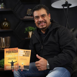 Podcast thumbnail for Enrique Martínez Conectando Con Mi Propósito De Vida