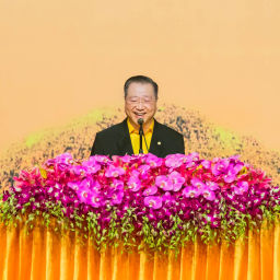 Podcast thumbnail for 卢台长观世音菩萨心灵法门