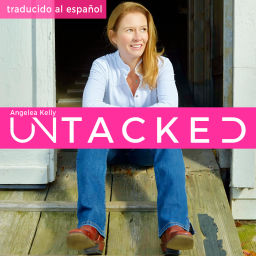 Podcast thumbnail for [Español traducido con IA] Angelea Kelly UNTACKED | The Horse Girl TV Equestrian