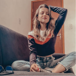Podcast thumbnail for De Beers | Débora Pereira 🤳