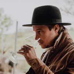 Podcast thumbnail for Wine Ghosts