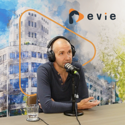 Podcast thumbnail for Evie | De zin en onzin van e-health.