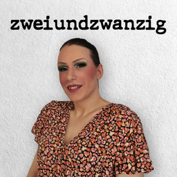 Podcast thumbnail for Zweiundzwanzig mit Lara Liqueur