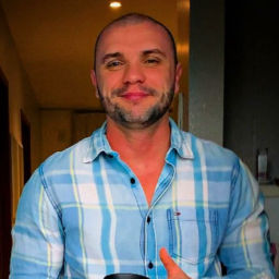 Podcast thumbnail for Daniel Chereghini