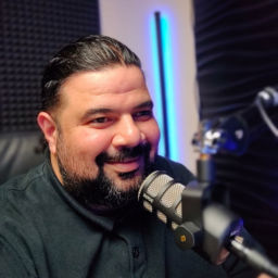 Podcast thumbnail for Hub2Connect Business Insights