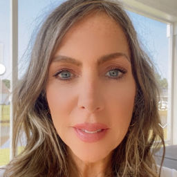 Podcast thumbnail for Julie Saillant