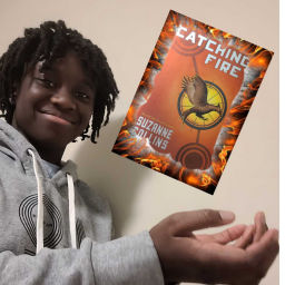Podcast thumbnail for M.O.R.E - Maade Obviously Reads Everything