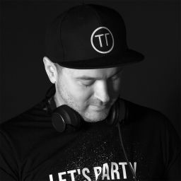 Podcast thumbnail for Electronic Live Sets