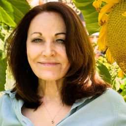 Podcast thumbnail for Light Messages with Deborah DeMoss Smith